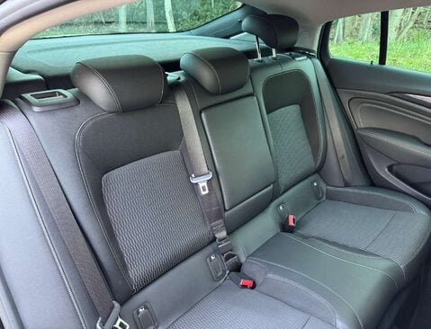 Vauxhall Insignia 1.6 Insignia SRi Nav ecoTec TD 5dr 25