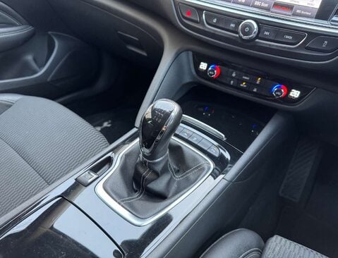 Vauxhall Insignia 1.6 Insignia SRi Nav ecoTec TD 5dr 22