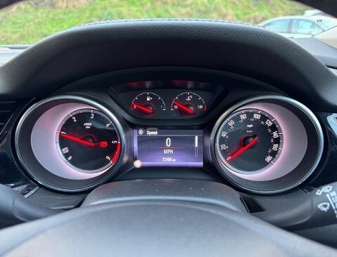 Vauxhall Insignia 1.6 Insignia SRi Nav ecoTec TD 5dr 18