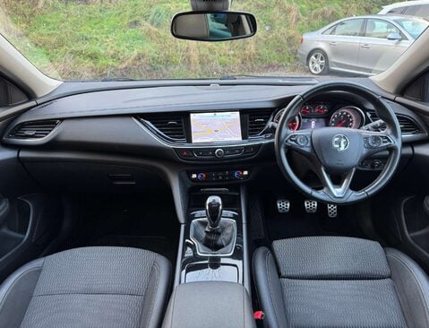Vauxhall Insignia 1.6 Insignia SRi Nav ecoTec TD 5dr 9