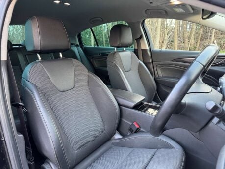 Vauxhall Insignia 1.6 Insignia SRi Nav ecoTec TD 5dr 10