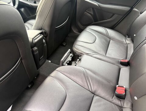 Volvo V40 1.6 V40 SE Luxury D2 Auto 5dr 35