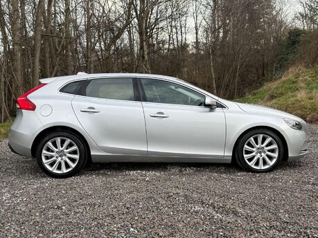 Volvo V40 1.6 V40 SE Luxury D2 Auto 5dr