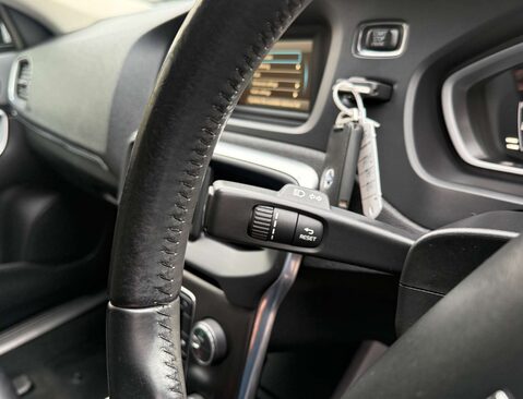 Volvo V40 1.6 V40 SE Luxury D2 Auto 5dr 20