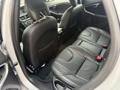 Volvo V40 1.6 V40 SE Luxury D2 Auto 5dr 39