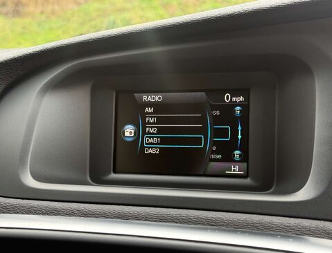 Volvo V40 1.6 V40 SE Luxury D2 Auto 5dr 25