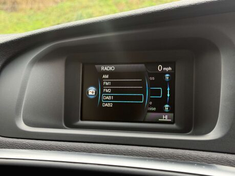Volvo V40 1.6 V40 SE Luxury D2 Auto 5dr 25