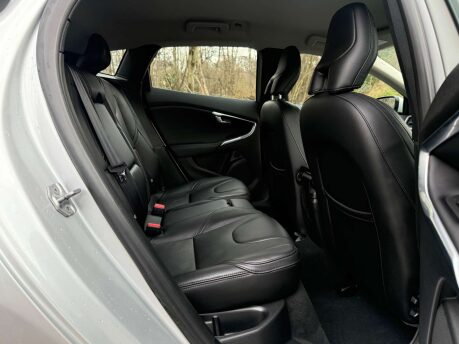 Volvo V40 1.6 V40 SE Luxury D2 Auto 5dr 41