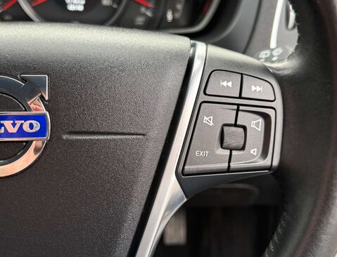 Volvo V40 1.6 V40 SE Luxury D2 Auto 5dr 24
