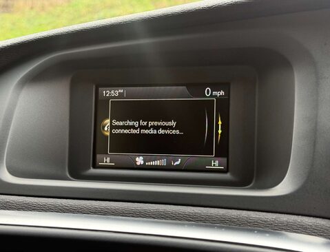 Volvo V40 1.6 V40 SE Luxury D2 Auto 5dr 28