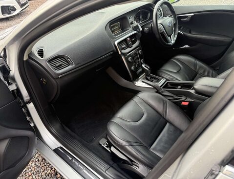 Volvo V40 1.6 V40 SE Luxury D2 Auto 5dr 31