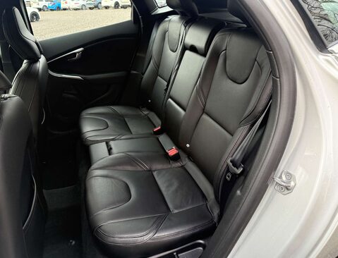 Volvo V40 1.6 V40 SE Luxury D2 Auto 5dr 37