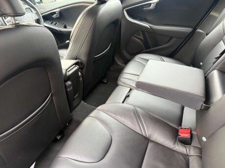 Volvo V40 1.6 V40 SE Luxury D2 Auto 5dr 38