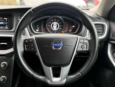 Volvo V40 1.6 V40 SE Luxury D2 Auto 5dr 18