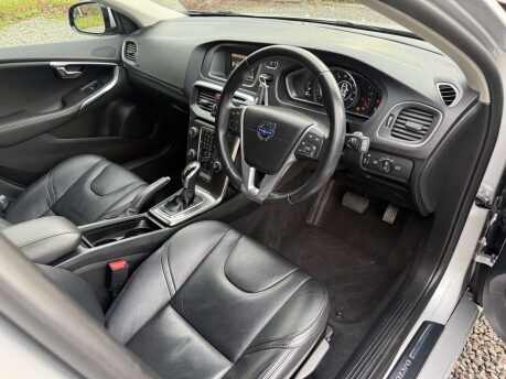Volvo V40 1.6 V40 SE Luxury D2 Auto 5dr 15