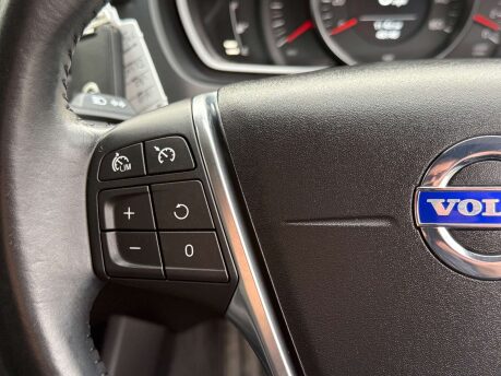 Volvo V40 1.6 V40 SE Luxury D2 Auto 5dr 23