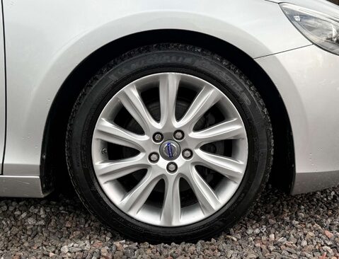 Volvo V40 1.6 V40 SE Luxury D2 Auto 5dr 10