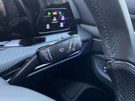 Volkswagen Golf 1.5 Golf R-Line TSI 5dr 38