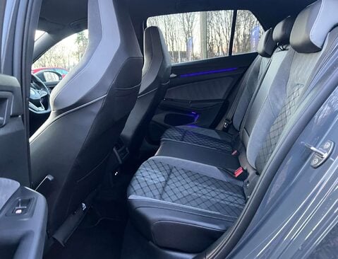 Volkswagen Golf 1.5 Golf R-Line TSI 5dr 23