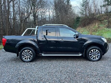 Nissan Navara 2.3 Navara Tekna dCi 4WD 5dr