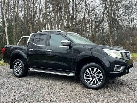 Nissan Navara 2.3 Navara Tekna dCi 4WD 5dr