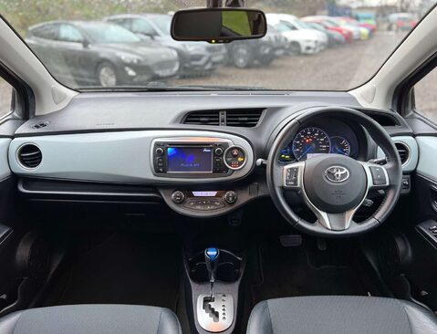 Toyota Yaris 1.5 Yaris T Spirit Hybrid CVT 5dr 11