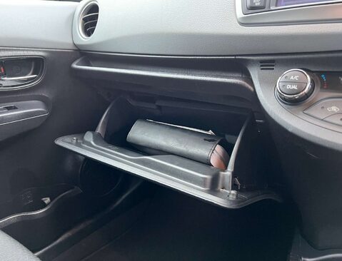 Toyota Yaris 1.5 Yaris T Spirit Hybrid CVT 5dr 32