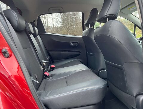 Toyota Yaris 1.5 Yaris T Spirit Hybrid CVT 5dr 37