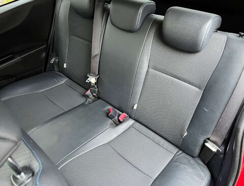 Toyota Yaris 1.5 Yaris T Spirit Hybrid CVT 5dr 33