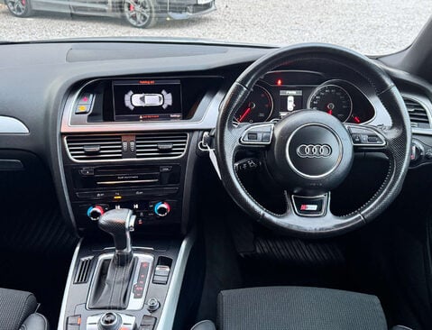 Audi A4 2.0 A4 S Line TDI CVT 5dr 29