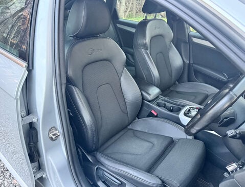 Audi A4 2.0 A4 S Line TDI CVT 5dr 26