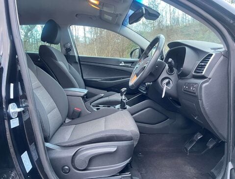 Hyundai TUCSON 1.6 Tucson SE Nav GDi 2WD 5dr 15