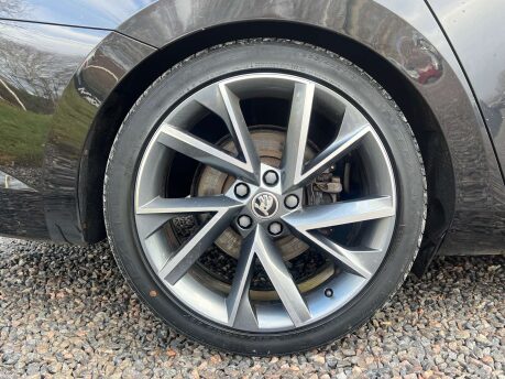 Skoda Superb 2.0 Superb SportLine+ TDI Semi-Auto 5dr 11