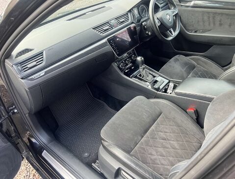 Skoda Superb 2.0 Superb SportLine+ TDI Semi-Auto 5dr 26