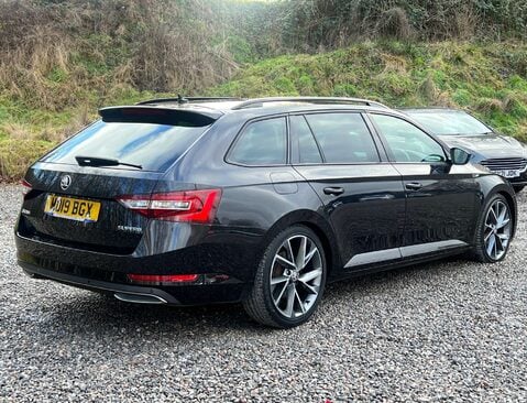 Skoda Superb 2.0 Superb SportLine+ TDI Semi-Auto 5dr 4