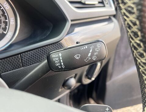 Skoda Superb 2.0 Superb SportLine+ TDI Semi-Auto 5dr 17