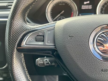 Skoda Superb 2.0 Superb SportLine+ TDI Semi-Auto 5dr 18