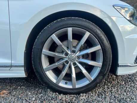 Volkswagen Passat 2.0 Passat R-Line TSi Semi-Auto 5dr 10