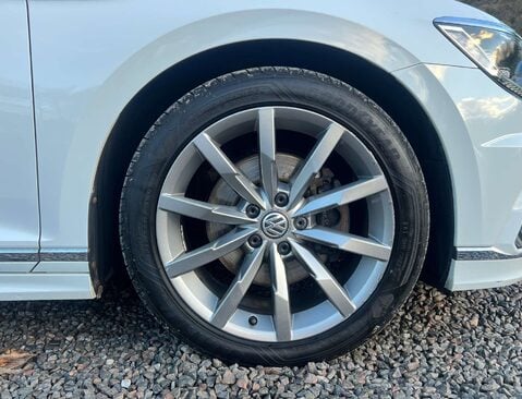 Volkswagen Passat 2.0 Passat R-Line TSi Semi-Auto 5dr 10