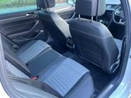 Volkswagen Passat 2.0 Passat R-Line TSi Semi-Auto 5dr 46