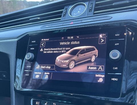 Volkswagen Passat 2.0 Passat R-Line TSi Semi-Auto 5dr 33