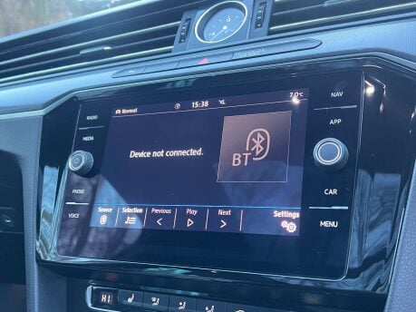 Volkswagen Passat 2.0 Passat R-Line TSi Semi-Auto 5dr 29