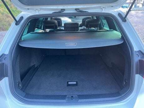 Volkswagen Passat 2.0 Passat R-Line TSi Semi-Auto 5dr 50