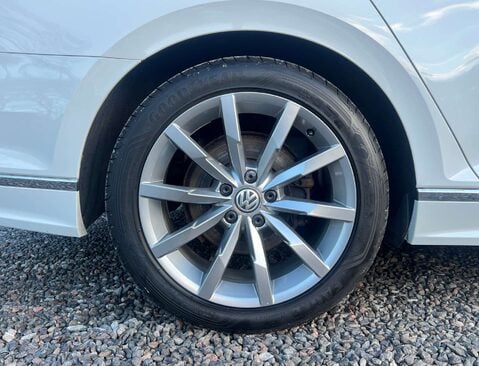 Volkswagen Passat 2.0 Passat R-Line TSi Semi-Auto 5dr 11