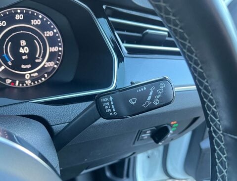 Volkswagen Passat 2.0 Passat R-Line TSi Semi-Auto 5dr 23