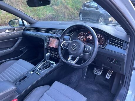Volkswagen Passat 2.0 Passat R-Line TSi Semi-Auto 5dr 15