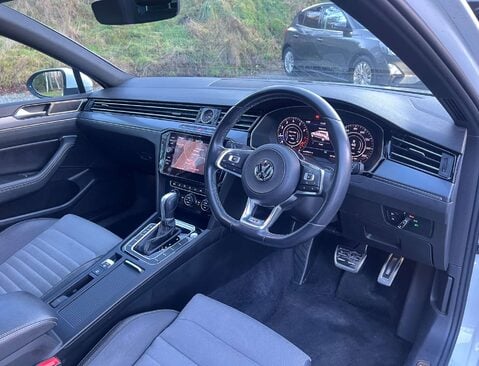 Volkswagen Passat 2.0 Passat R-Line TSi Semi-Auto 5dr 15