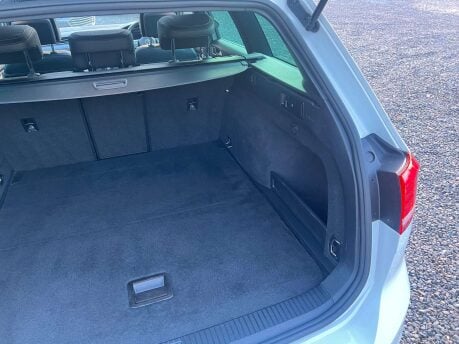 Volkswagen Passat 2.0 Passat R-Line TSi Semi-Auto 5dr 48