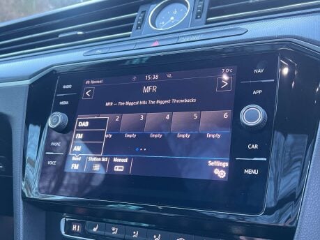 Volkswagen Passat 2.0 Passat R-Line TSi Semi-Auto 5dr 28