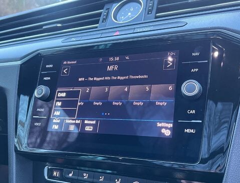 Volkswagen Passat 2.0 Passat R-Line TSi Semi-Auto 5dr 28